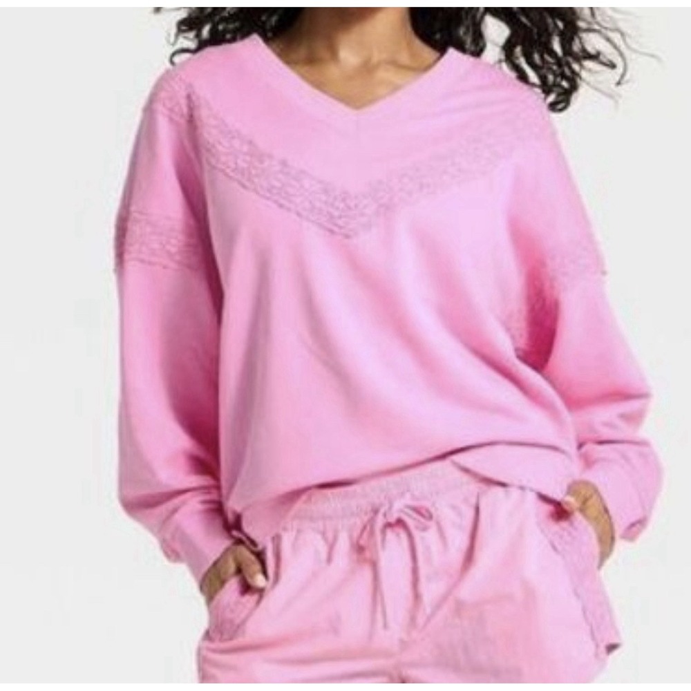 JoyLab Pink Crochet Trim V Neck Pullover Sweatshirt Size Medium - Picture 3 of 10